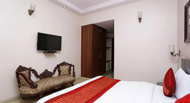 OYO 5401 Hotel Mid Town