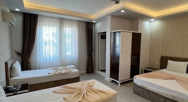 Трёхместный номер Standard Grand Black Hotel