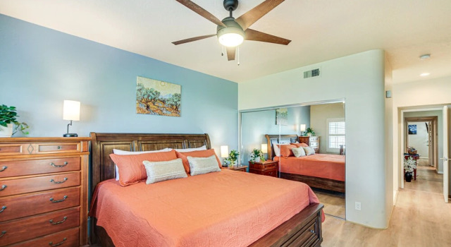 Palm Desert Condo w/ Patio & Community Perks!, Забронировать Апартаменты/квартира Отели Палм-Дезерт с парковкой, Парковка