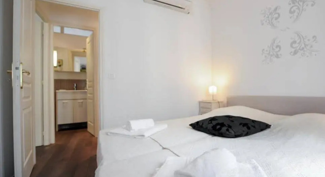 Appartement Cannes avec vue sur le port, Забронировать Апартаменты/квартира Отели Канн с парковкой, рядом с Le Croisette Casino Barriere de Cannes, Парковка