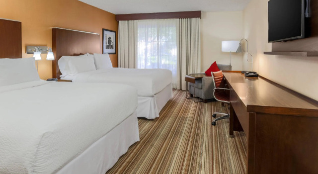 Четырёхместный номер Standard Four Points by Sheraton Pleasanton