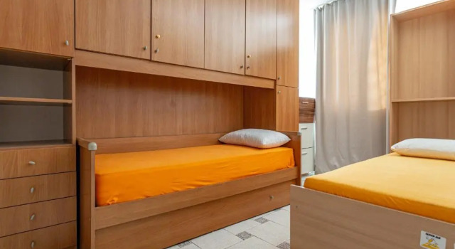 Appartamento climatizzato con patio esterno privato a 150m dal mare, Buchen Sie Ferienwohnung Hotels in Ugento mit Parkplatz, Parkplätze