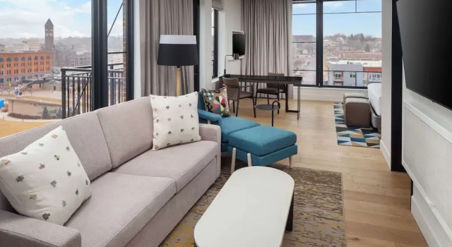 Двухместный номер Standard с балконом и с видом на город Canopy By Hilton Sioux Falls Downtown