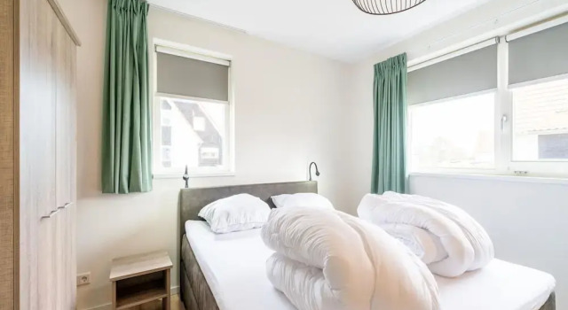 Holiday Home in Scherpenisse with Garden, Buchen Sie Hotel Sint Maartensdijk Tholen