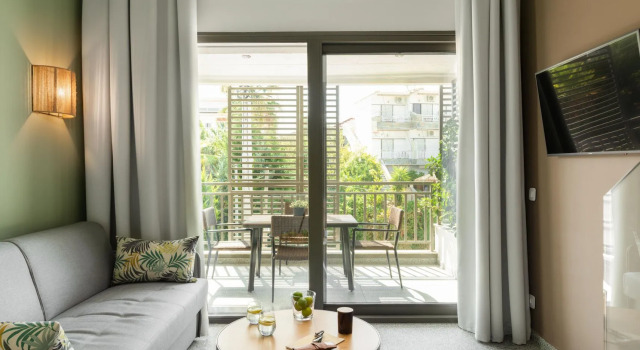 Люкс Eco Green Residences & Suites