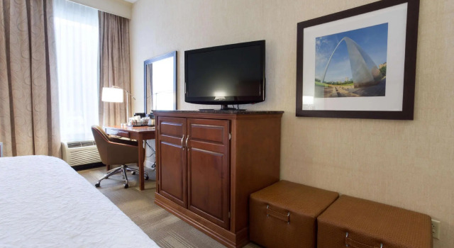 Двухместный номер Standard Spark by Hilton St Louis Southwest