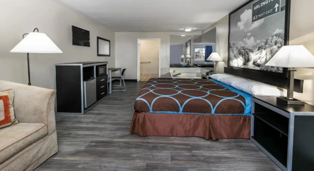 Люкс Super 8 by Wyndham Arlington Near AT&T Stadium