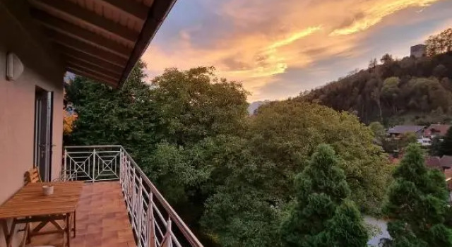 Апартаменты с 2 комнатами с балконом Ferienwohnung Tostner Burgblick