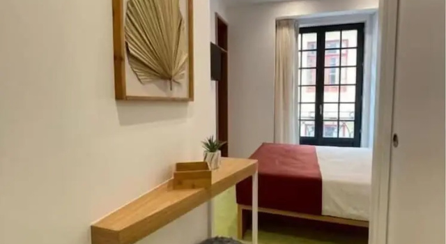 Двухместный номер Standard с балконом MyStay Porto São Bento