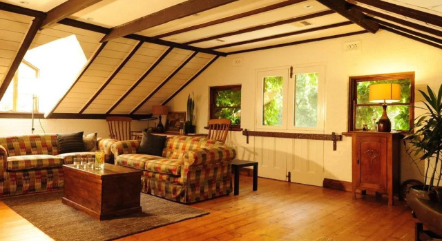 Hummingbird Eco Retreat, Rezervați Hotel Red Hill Mornington Peninsula