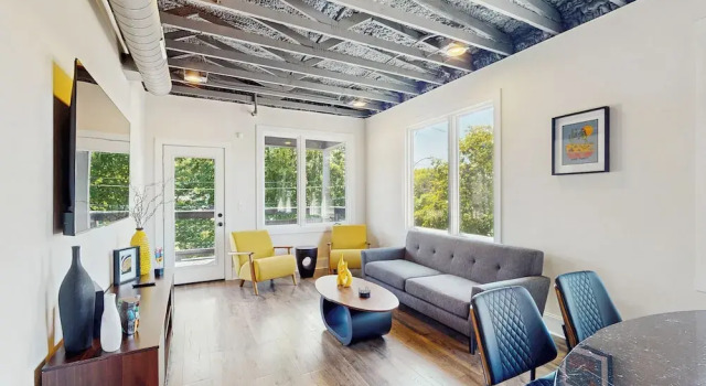 Апартаменты Walkable Gem! Dtwn Chattanooga Base w/ Balcony