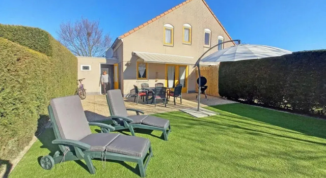 Коттедж Cosy bungalow near the beach