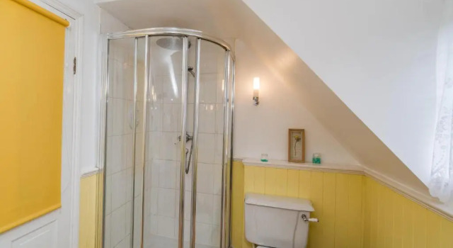 Коттедж Yew Tree Cottage- Sleeps 12 Garden & Pet-Friendly