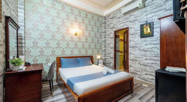Двухместный номер Standard с видом на город Hoàng Long Hotel By Cozrum