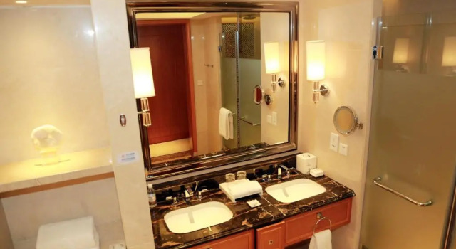 Двухместный номер Deluxe Huaguoshan Hotel