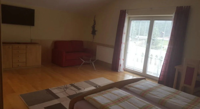 Krknjak Bed&Breakfast, Varaa Hotelli Hotellit Steiermark pysäköinnillä, Pysäköinti