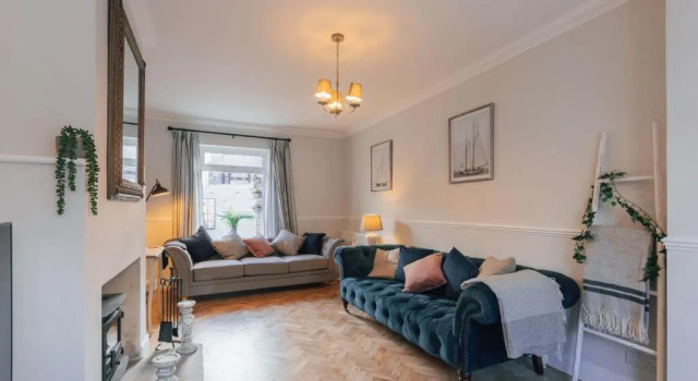 Stunning 4 bed with hot tub - walking distance to Cromer beach and town