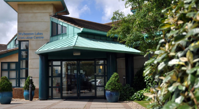 The Woodlands Event Centre, 예약 호텔 Merseyside 수영장 있는 호텔, 수영장
