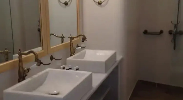Трёхместный номер Superior Helios Beach Hotel