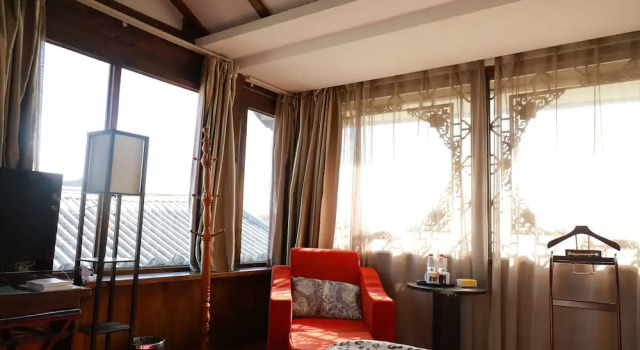 Hui Guesthouse, Rezerwuj Hotel Hotele w Lijiang z basenem, w pobliżu Sifang Tingyin Square, Basen