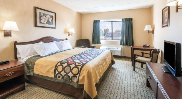 Двухместный люкс c 1 комнатой Super 8 by Wyndham Henrietta/Rochester Area