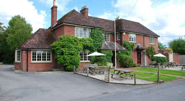 The Blowing Stone, Забронировать Отель Отели North Wessex Downs 4 звезды, 4*