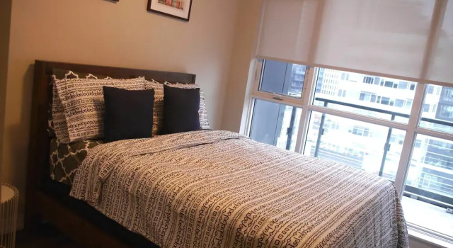 Newly Decorated Large 1BR, Varaa Hotelli Toronto 
