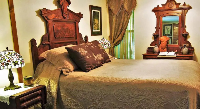 Люкс с балконом BENTON PLACE INN