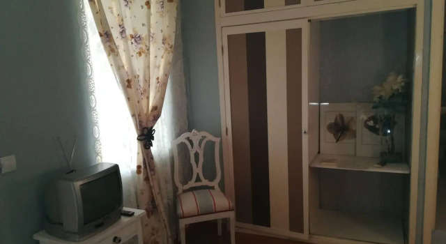 Hostal Alameda Plaza Mayor, Забронировать Отель Отели Касерес с парковкой, рядом с Музей истории и культуры «Каса-Педрилья», Парковка