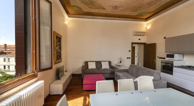 Апартаменты Luxury Doge Morosini Palace by Wonderful Italy