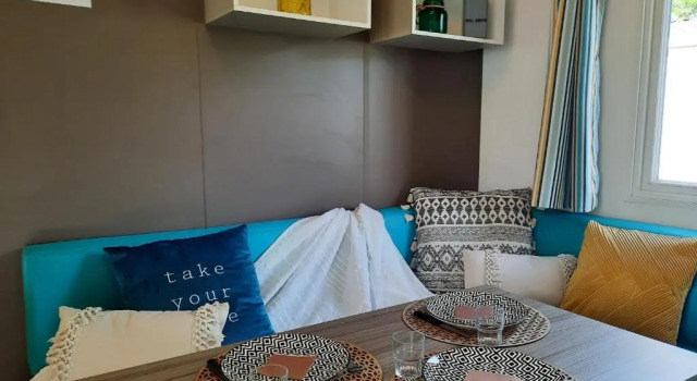Кровать в общем номере Camping de Saulieu