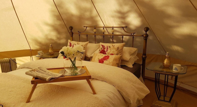 Roe Deer Fields, Buchen Sie Campingplatz Corsham 