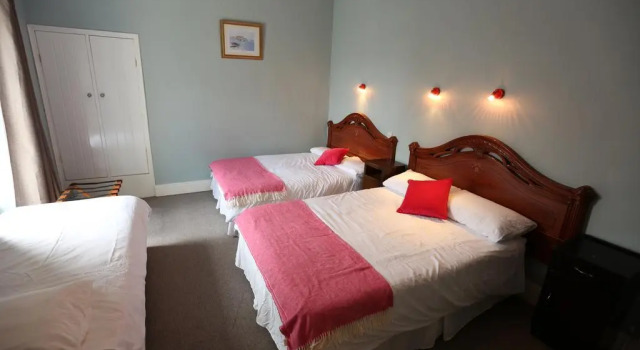 Rolling Wave Guesthouse, Prenota Affittacamere Bundoran 