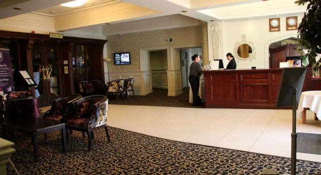 The Royal Hotel and Merrill Leisure Club, Book Hotel Bray Wicklow County