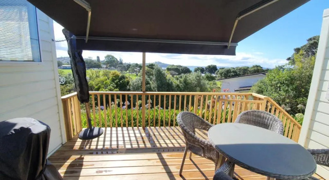 Stanmore Bay Beach House, Rezerwuj Hotel Hotele w Auckland Region z parkingiem, Parking