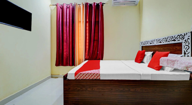 OYO 76880 Hotel 2 Cubes, Book Hotel Phagwara Punjab