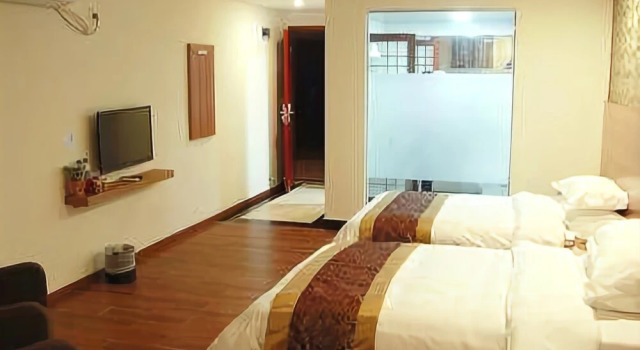 Starway Hotel Qingdao Middle Xianggang Road, Забронировать Отель Циндао 