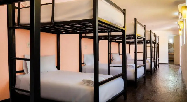 Кровать в общем номере Colorbox Beds and Rooms Tulum