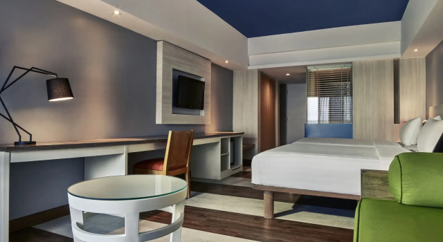 Luxo quarto varanda Mercure Convention Centre Ancol