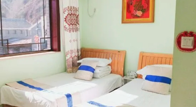 Люкс с 3 комнатами Xianyaju Hostel