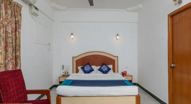 OYO Flagship 16134 Hotel Mount Heera, Забронировать Отель Отели штата Тамилнада 3 звезды, 3*
