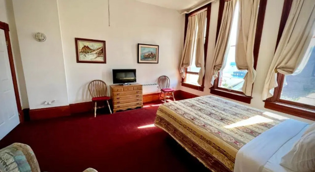 Люкс The Monarch Hotel