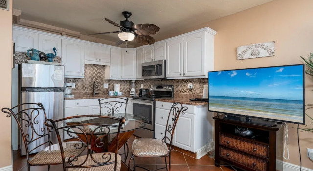 Estero Beach & Tennis Apartment 7300-1206A