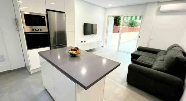 Precioso apartamento con piscina a 50m de la playa, Book Apartment Hotels in Tenerife with Parking, Parking
