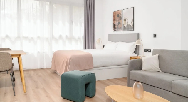 Limehome Valencia Carrer dAntonio Ferrandis, Забронировать Отель Куатре Карререс 