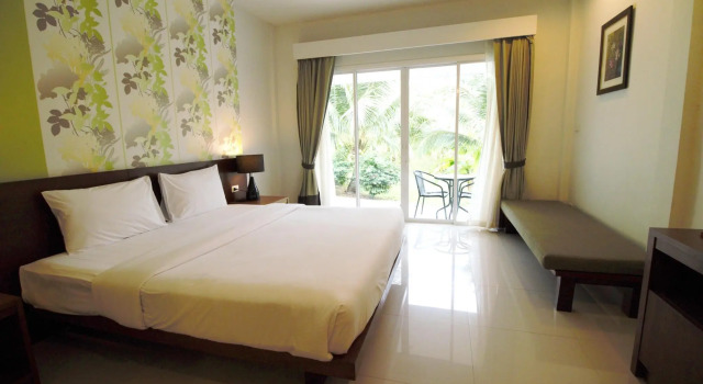 Двухместный номер Deluxe с балконом и с видом на горы PS Hill Resort Phuket Patong - SHA Plus