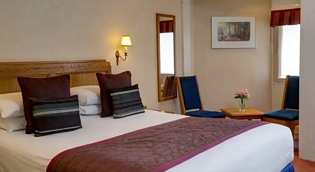 Трёхместный семейный номер Standard The Birch Hotel
