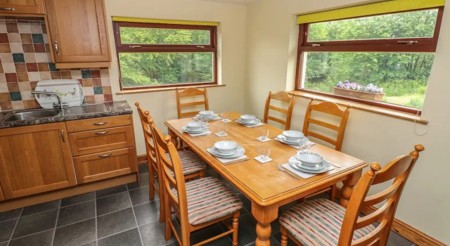 Y Bwthyn, Book Hotel Clynderwen Glamorgan