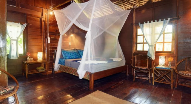 Lom Lae Beach Resort
