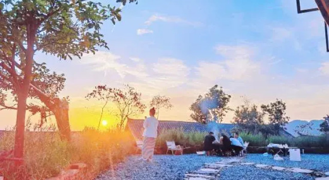 Anyin Mountain Residence Homestay, Prenota Hotel Qiandongnan Cina